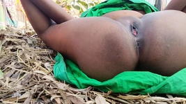 Desi hot bhabhi utomhus