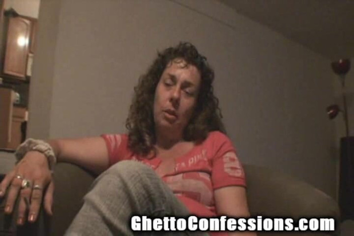 Ghetto Confessions: Safada feliz prostituta tossed old mens away chupa pau para...
