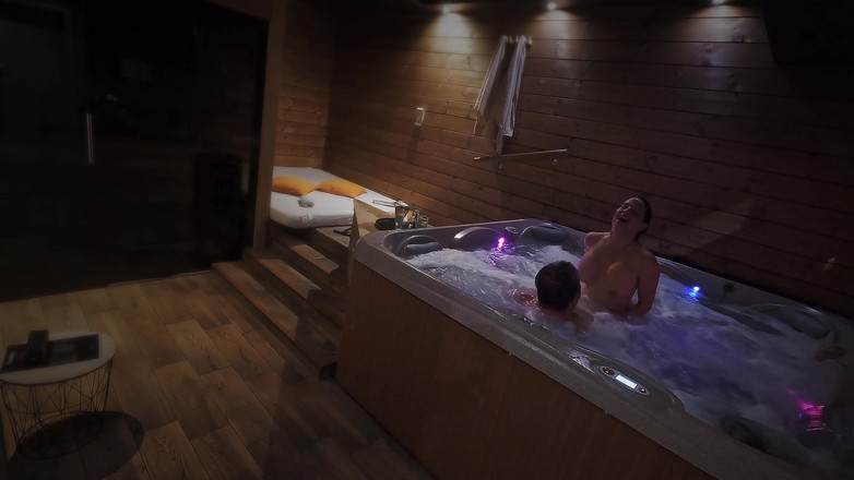 DedeDeville: Žhavý sex zdarma s baculatou milfkou Dadou Deville