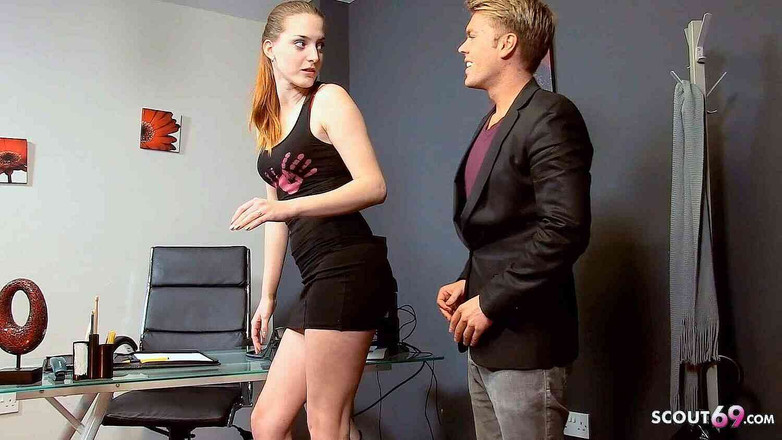 Full porn collection: जिंजर कमसिन Lynn Parker बॉस के साथ जॉब इंटरव्यू में सेक्स के बारे में बात करती है