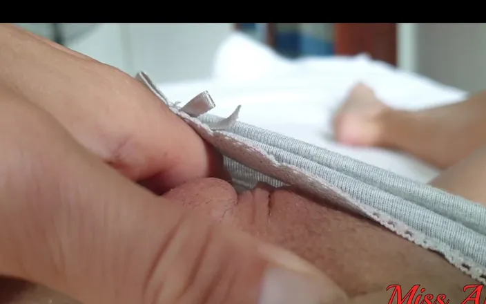 MissAnja_FH: Good morning to my little pussy oh...and my soft feet
