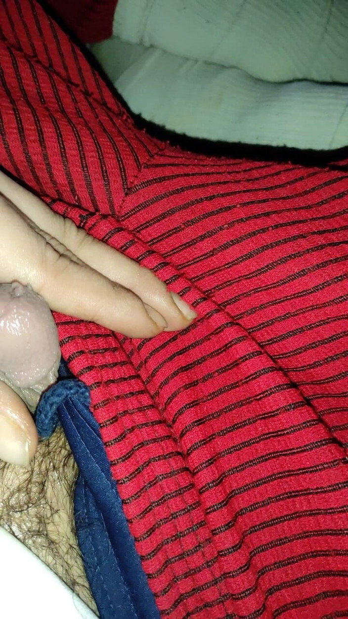 SmokedAlloy2: Dirtyjunkbro patrzy na jego skarpetki i to go podnieca.