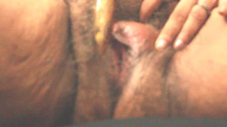 Haydee Rodriguez: Kıllı amcık altın dildoyla tanışıyor