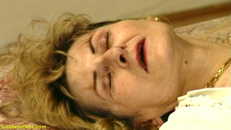Goldwin pass: Sexy hairy 82 years old stepmom hardcore doggy style