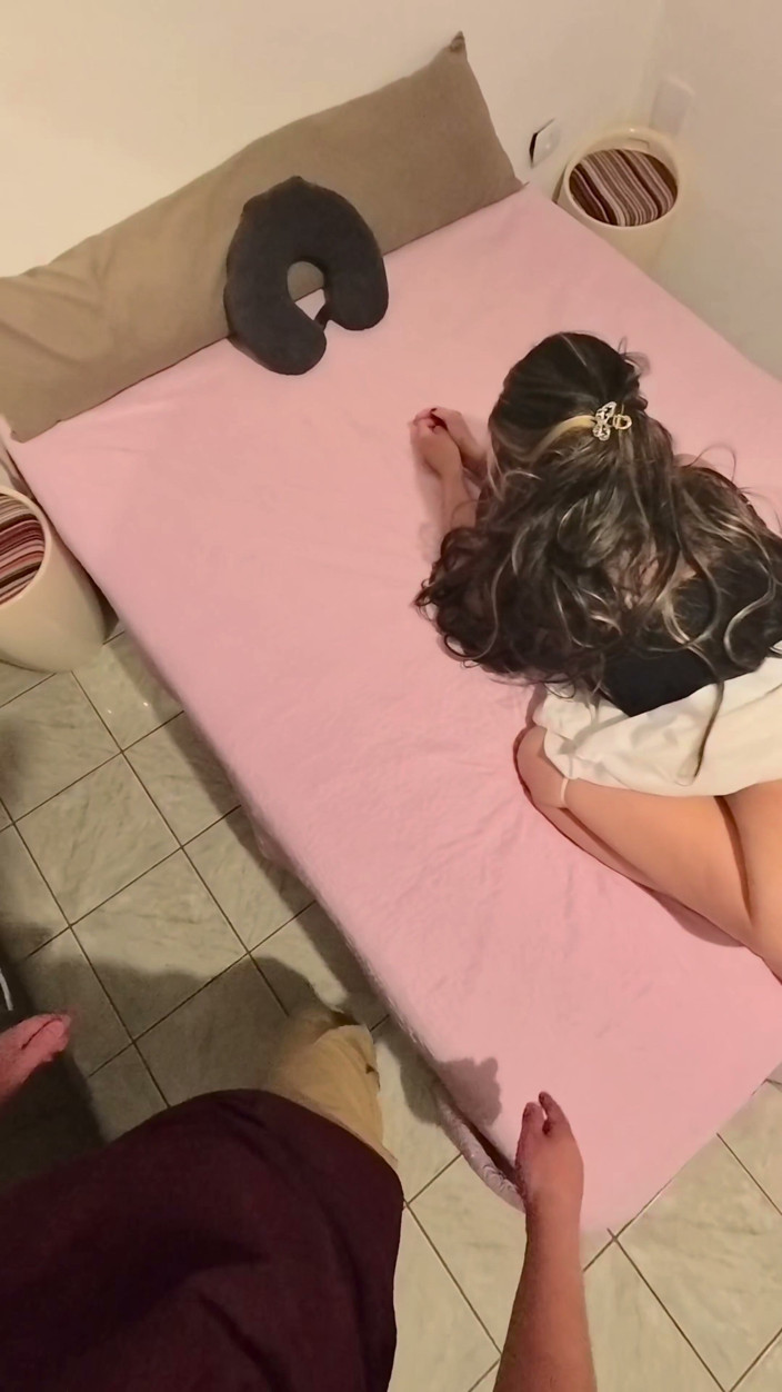 Victor SweetCoupleStories: Madrasta fica de quatro para seu enteado usar sua buceta.