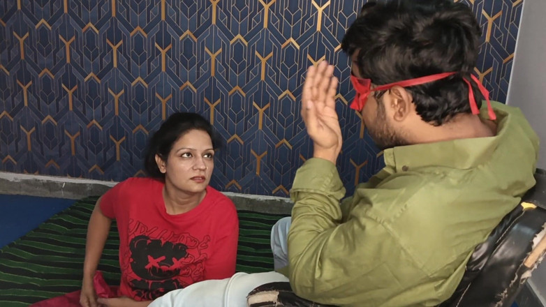 Anup chaubey: Uma pobre garota empurrada veio pedir trabalho e o dono...