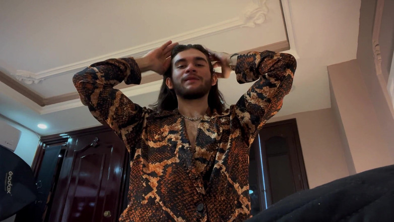 FreyrVik: Le voisin n’a pas résisté... Et il est venu vérifier...