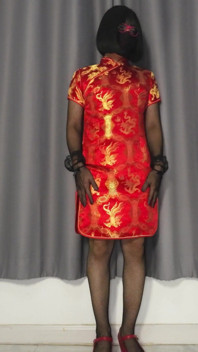 Sis-k, body en résille, épisode 1 : robe chinoise rouge