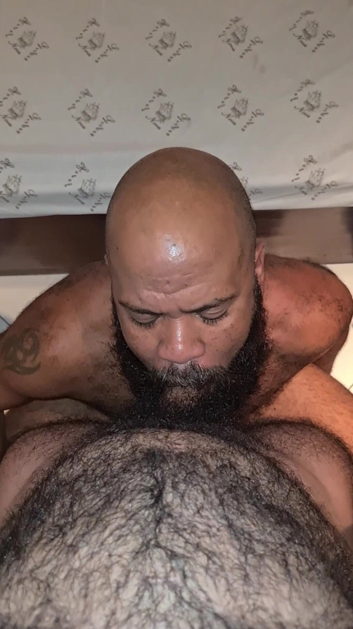 Tio Barbudo: Suck the Cocky Bear and Take a Heavy Cock Without...