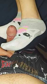 Travieso Pequeño Unicornio en calcetines con calcetines sockjob cum