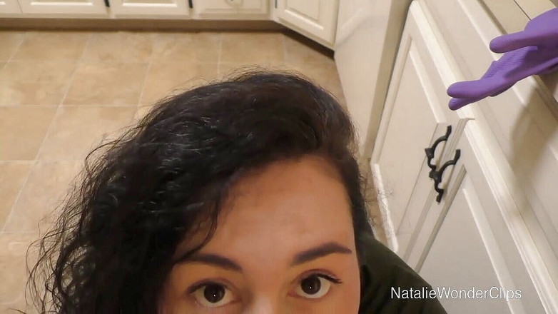 Natalie Wonder: 一个非常骄傲的继母给你一些非常特别的奖励