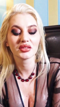 Femdom uctívání nohou