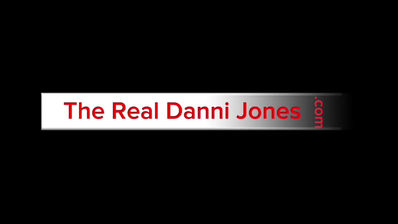 Danni Jones: Пасынок помогает грудастой мачехе милфе с большой шикарной задницей Danni Jones забыть о ее проблемах с мужем