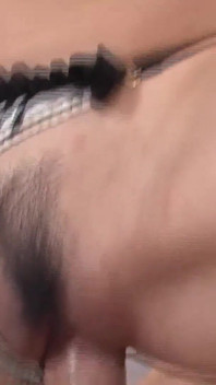 Quente morena gata chupa e cavalga pau grande até orgasmo explosivo