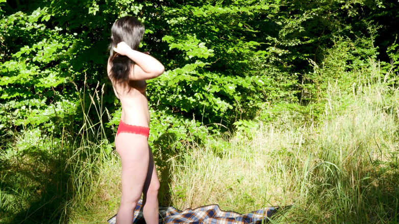 Peaches and Bananas: Nahá Charlie teen čištění vlasů