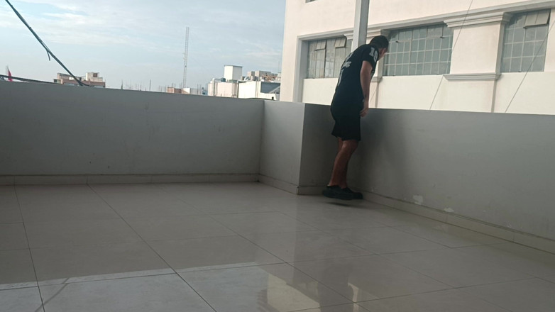 Bare skin man: En La Azotea