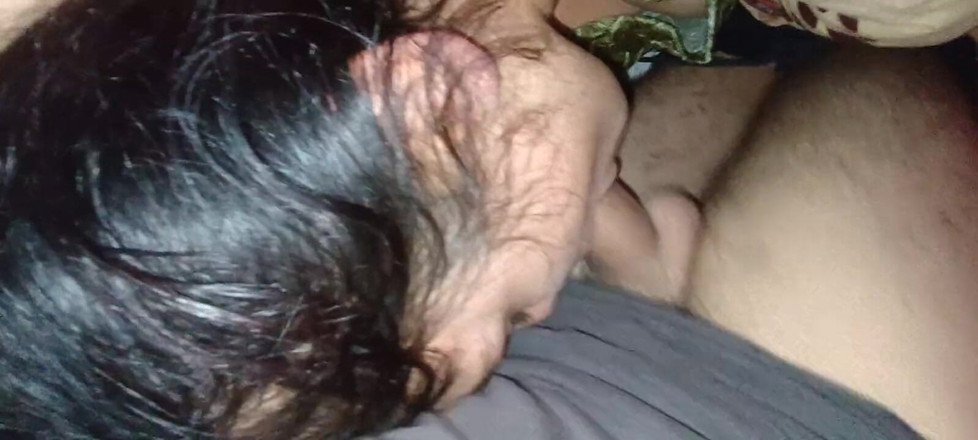 Ionut899: Ayah tiri menggunakan mulut dan tekak saya supaya awak boleh...