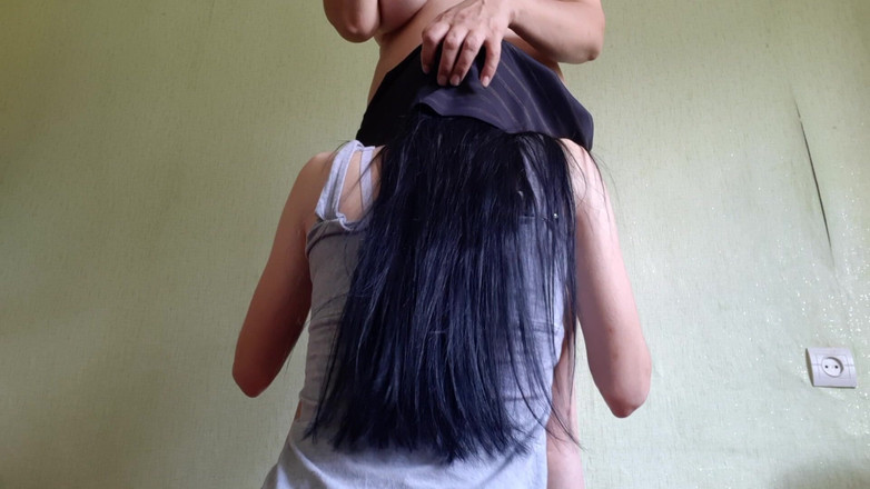 Lesbian-candys: Le doy cunnilingus a mi madrastra milf cuando su marido...