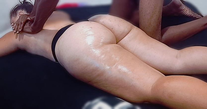 PABLO N3GROBAR: 흑인 대물 자지에게 따먹히는 거유 밀프