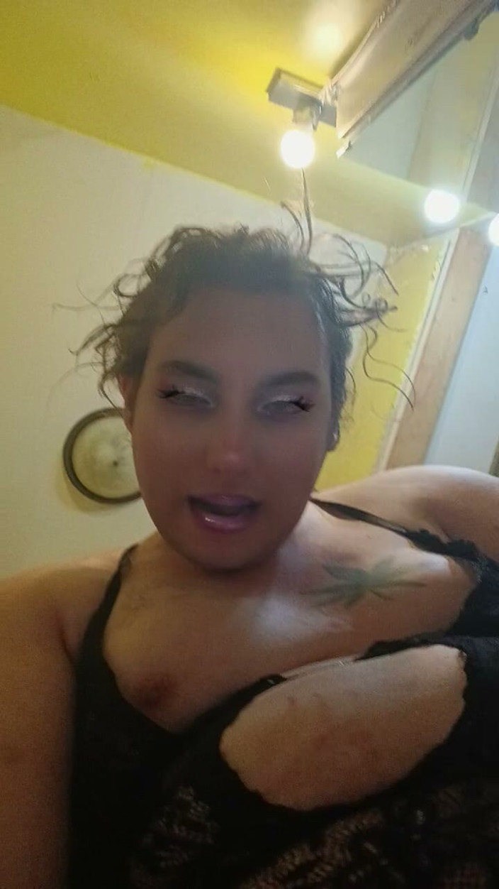 Sissy Danielle: Inggris