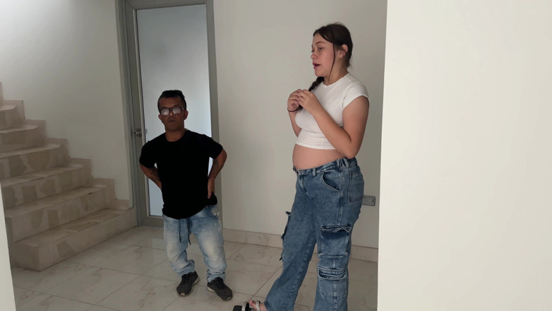 Julianaburning: I Fuck a Rich Pregnant Real Estate Agent so She'll...