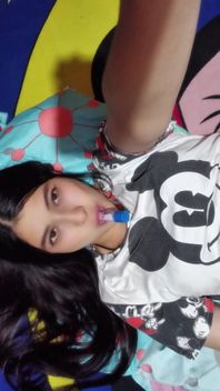 This Young Colombian Girl Gets Every Last Drop of Milk Out