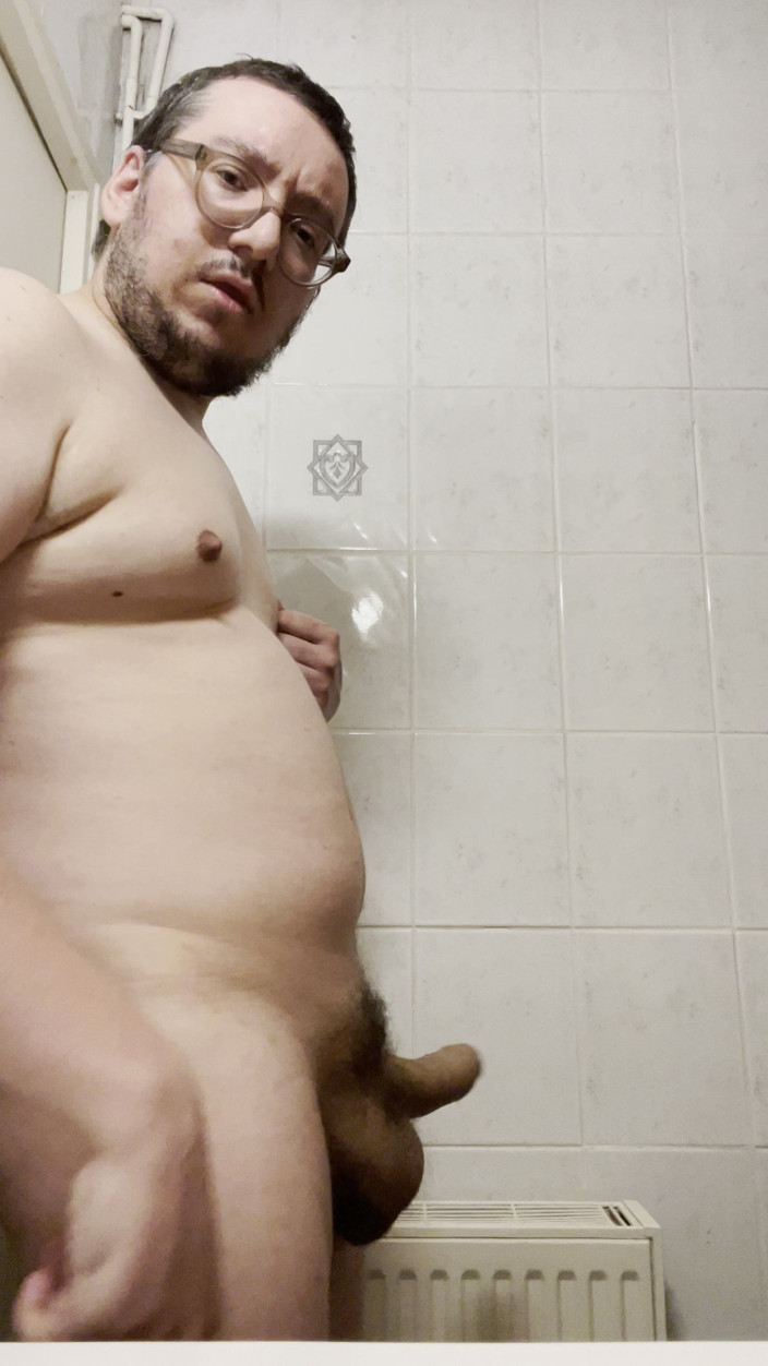 Aimeronds: Big Cock Means Nice Cum