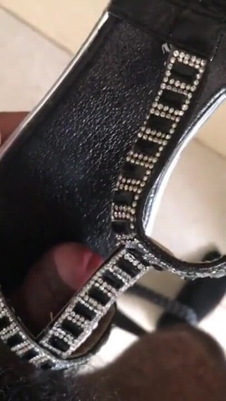 Sexy sereppu: My Wife's Sandal
