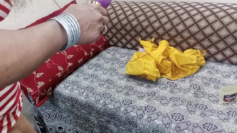 Netu: Hablando Hindi Sucio En Videollamada Y Fisting Consolador