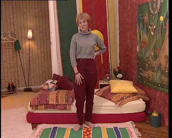 YOUR FIRST PORN: Roșcata și Jana foarte excitată se masturbează până la orgasm