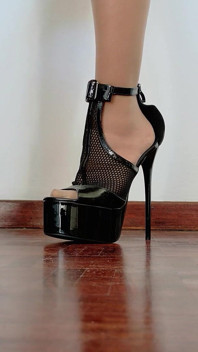 Highheel bătând și mergând în Stilettos letale