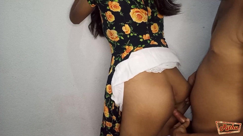 Rithu_Girl: スリランカのとても美しい村の女の子が膣の中で精液を射精する