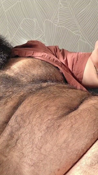 Muscular Bear Jerks off at Home