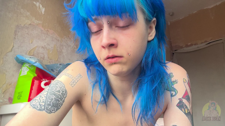Alice Bean: Гонки на туалеті