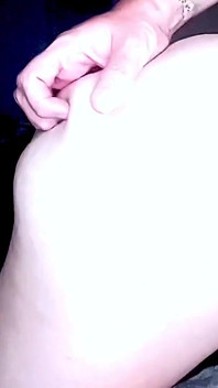 Gruesa milf consigue backshots y un creampie
