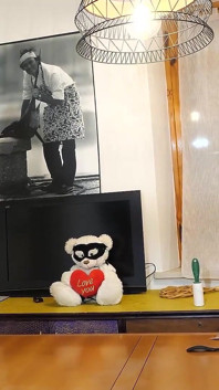 Katryn si banci dengan pantat bahenol lagi asik ngentot pantatnya di balik layar