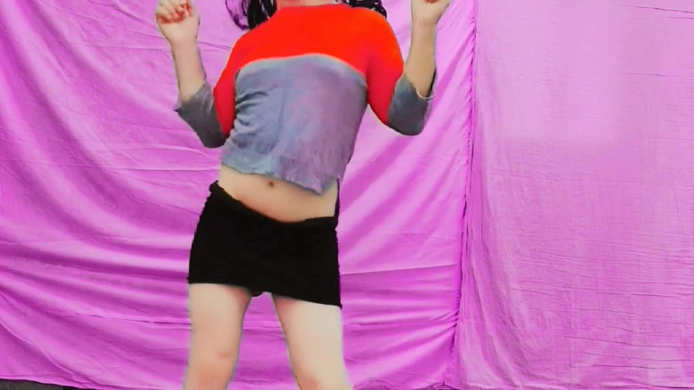 Kitty_Cross: Gadis trans seksi lagi asik stokingnya pelan-pelan