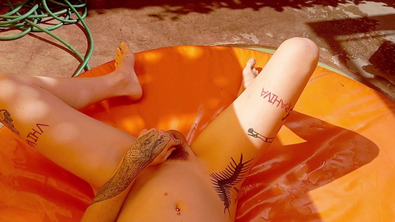 Gabes ftm: Selang mandi dan 69 sama trans woman