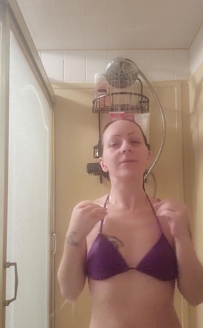 Raven Willow: Для всех моих любителей волос смотреть, как я моет все это в душе