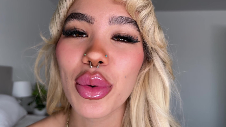 J-Mac: Sexy latina luna Luxe wird herumgefickt und in Full Nelson...