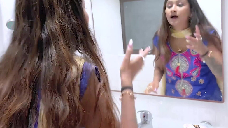 Indian porno creator: Šukám svoji indickou nevlastní sestru, zatímco její manžel je pryč