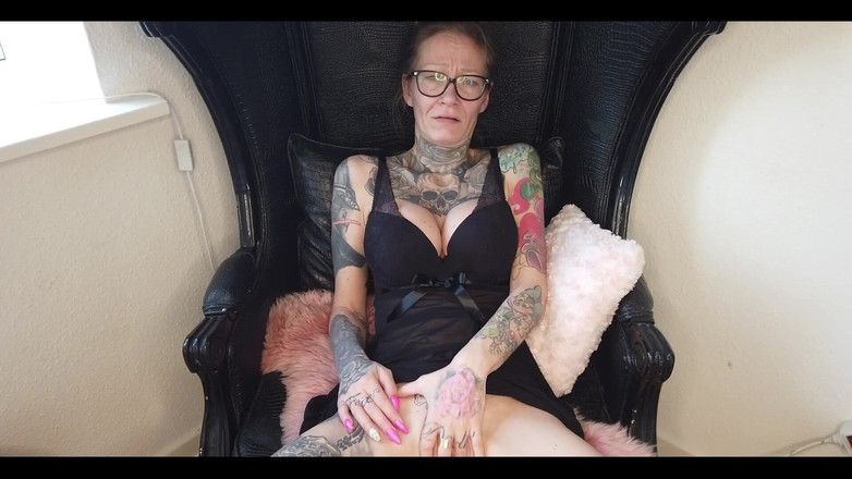 Skully inkson: Vui vẻ