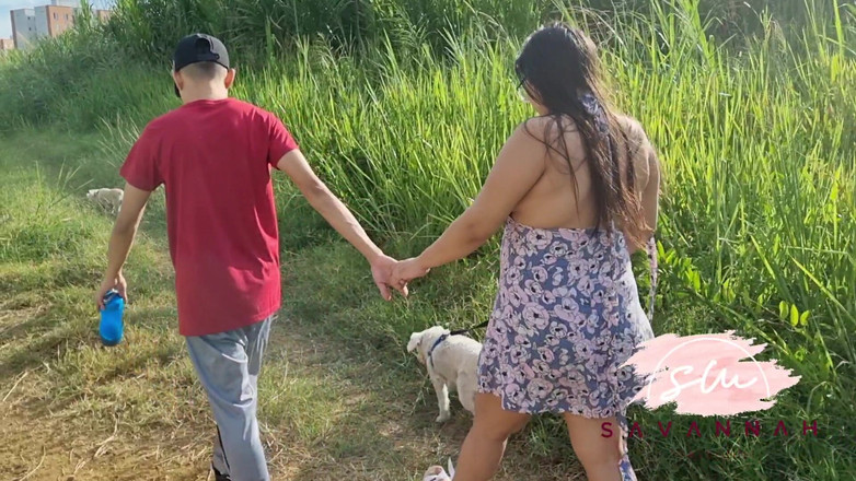 Savannah Watson: Mulher Grávida Faz Sexo Rápido Com Sua Vizinha Na Escada...