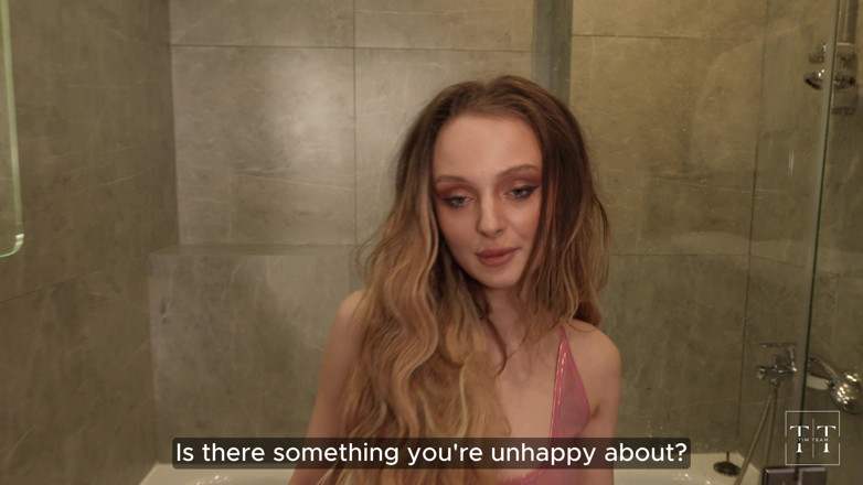 Lilith Liber: ワイルドナイトの拒否:嫉妬深い恋人に罰せられ、中出しされるきつい膣