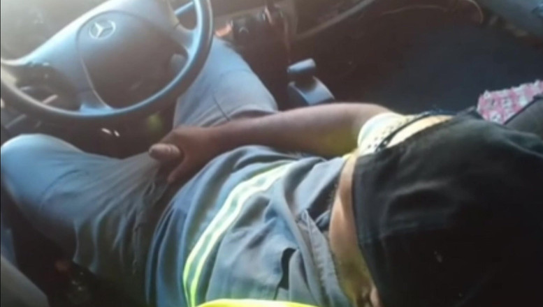 TheBlacKHunterr: Spermă în camion