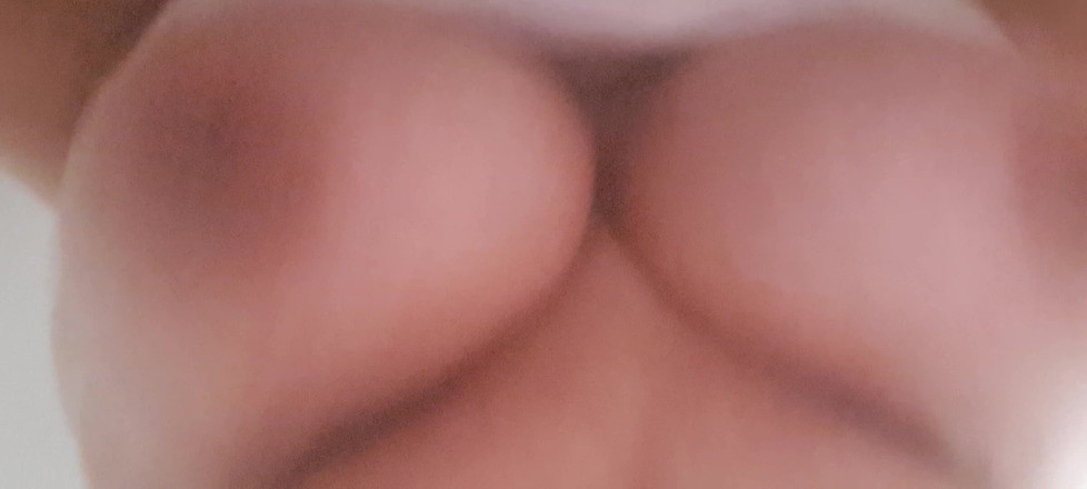 Mommy big hairy pussy: 山雀运动
