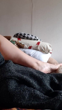 Apabila teman lelaki pergi mandi, ibu tirinya menggoda saya dan mengongkek saya