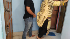 Aria Mia: Indická macecha šuká při úklidu domu