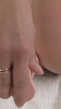 Incredible milf babe takes two cocks with ease