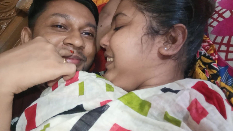 Desivideo: India del pueblo de Bangladesh folla con cuñado